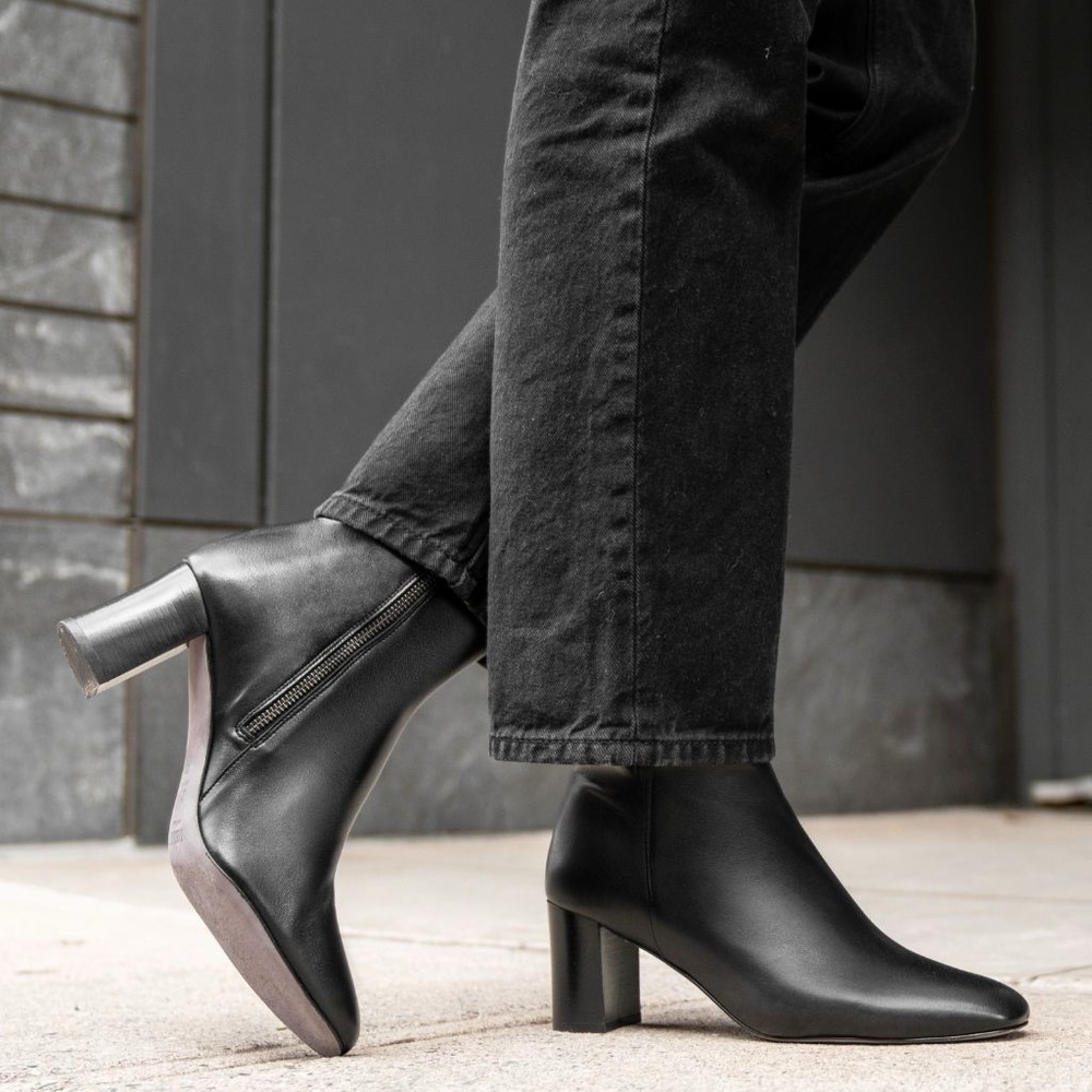 Marc Fisher Black Ankle Boots NEW IN BOX! 9 1/2, never worn, 4 inch heel. - Picture 2 of 15